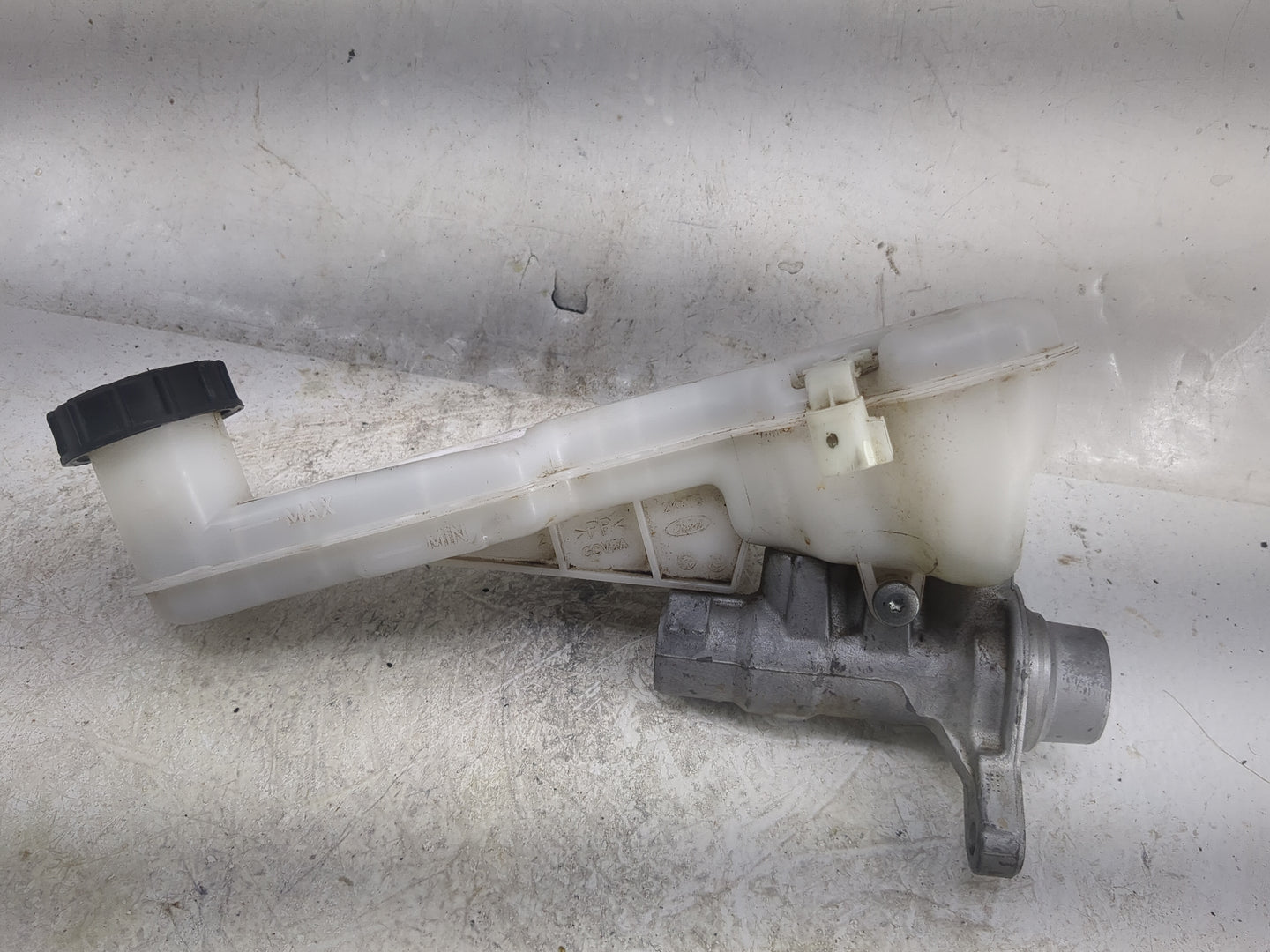 Ford Fusion Brake Master Cylinder 1497115 - Oemusedautoparts1.com