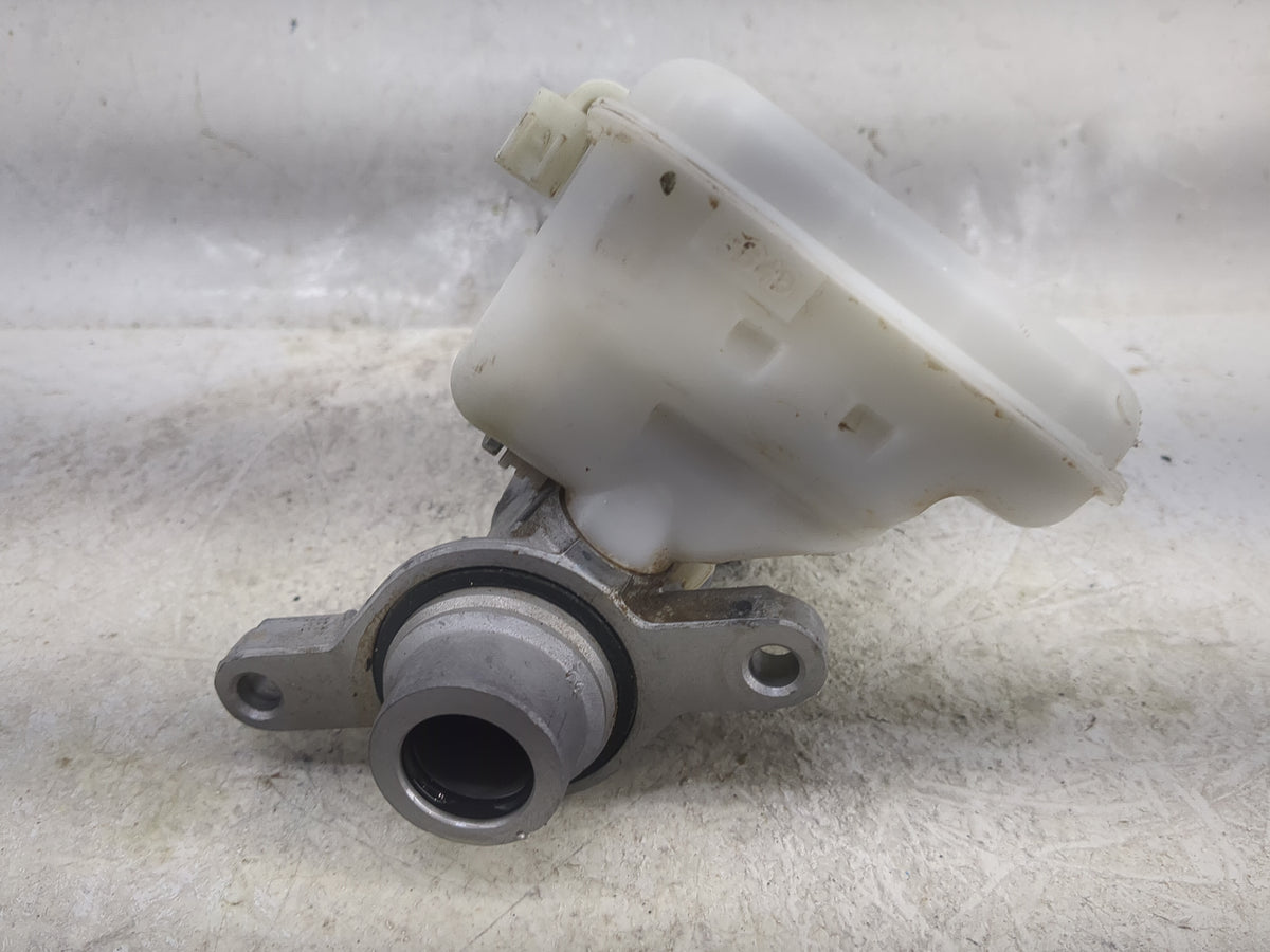 Ford Fusion Brake Master Cylinder 1497115 - Oemusedautoparts1.com