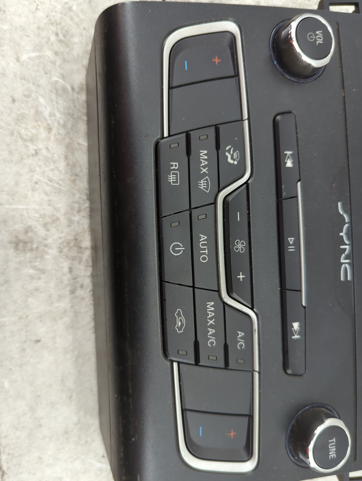 2017-2020 Ford Fusion Radio Control Panel 1514055 - Oemusedautoparts1.com