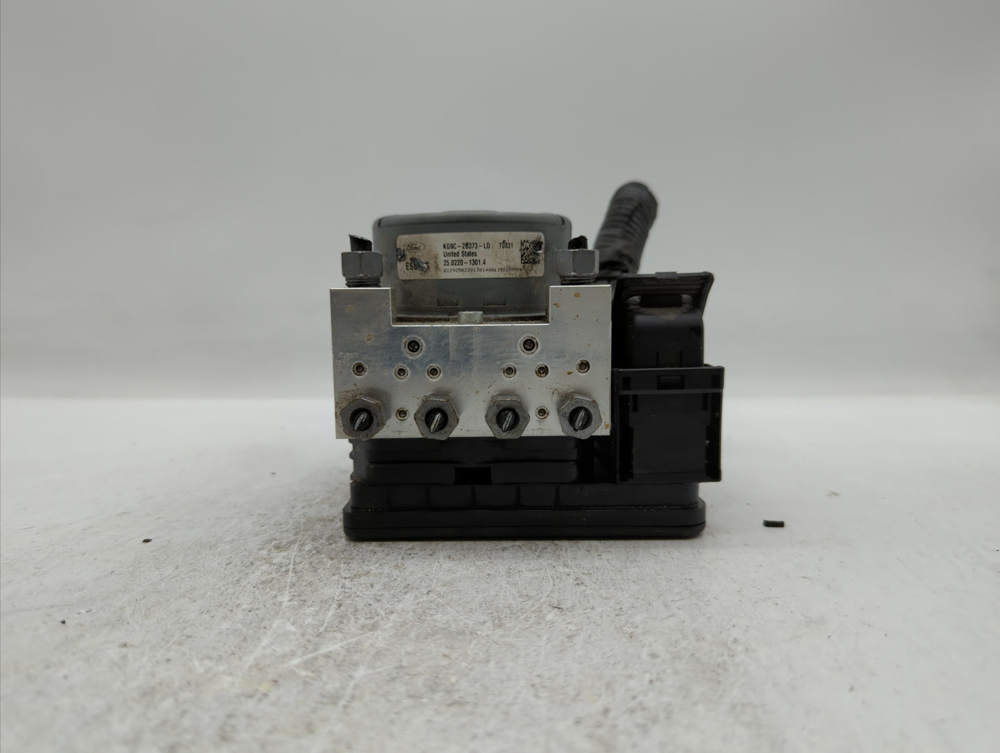 2019 Ford Fusion ABS Pump Control Module Replacement P/N:KG9C-2B373-LD KG9C-2B373-LC Fits OEM Used Auto Parts - Oemusedautop