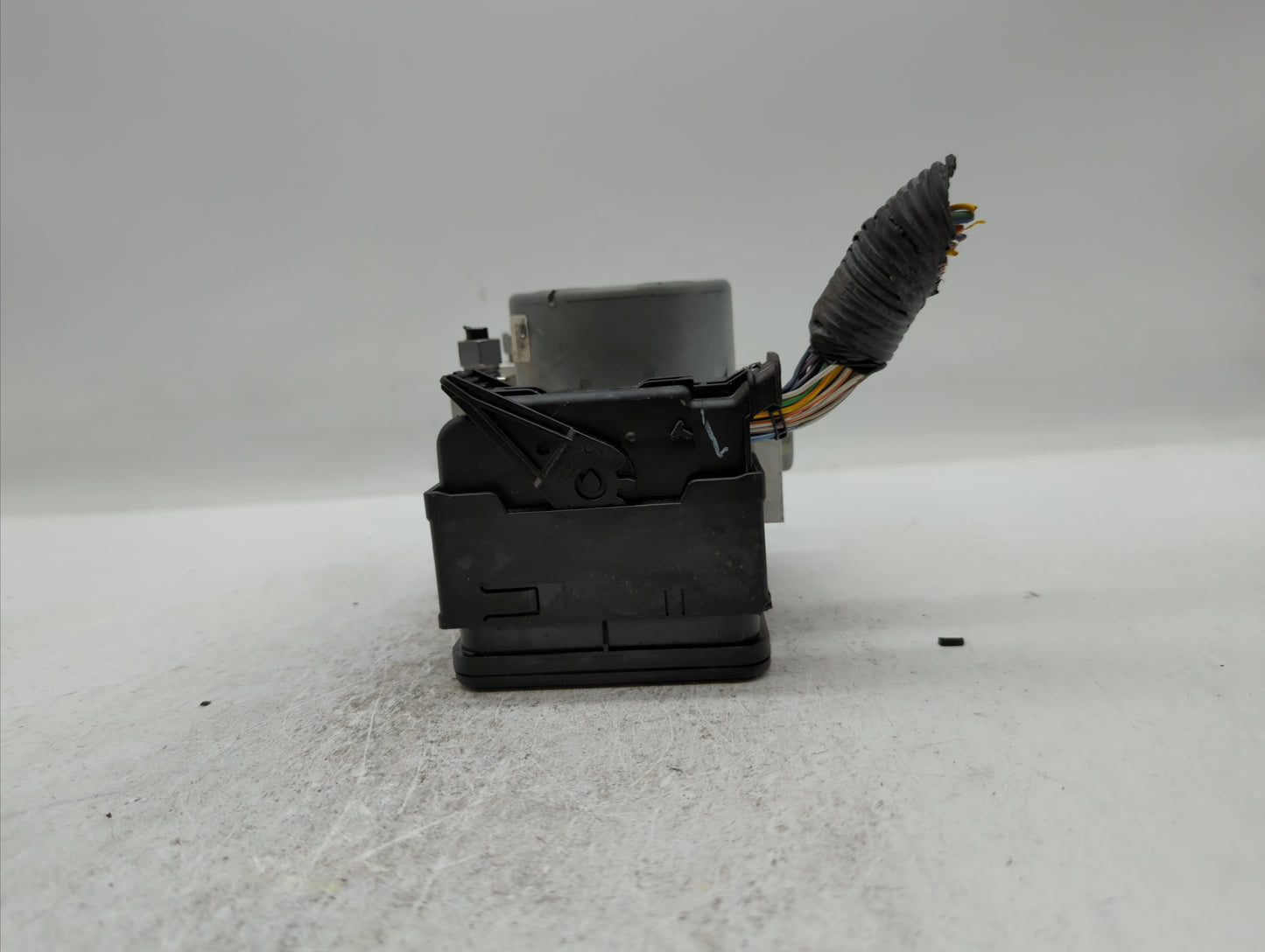 2019 Ford Fusion ABS Pump Control Module Replacement P/N:KG9C-2B373-LD KG9C-2B373-LC Fits OEM Used Auto Parts - Oemusedautop