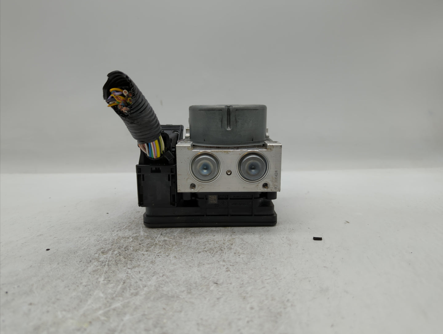 2019 Ford Fusion ABS Pump Control Module Replacement P/N:KG9C-2B373-LD KG9C-2B373-LC Fits OEM Used Auto Parts - Oemusedautop