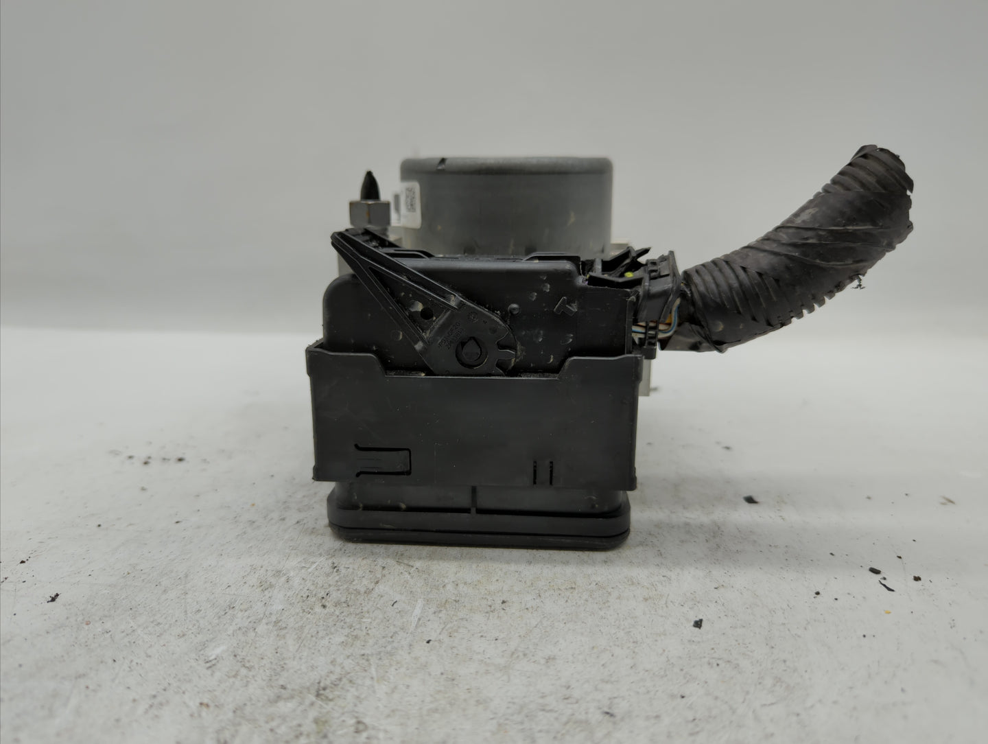 2019 Ford Fusion ABS Pump Control Module Replacement P/N:KG9C-2B373-LD KG9C-2B373-LC Fits OEM Used Auto Parts - Oemusedautop