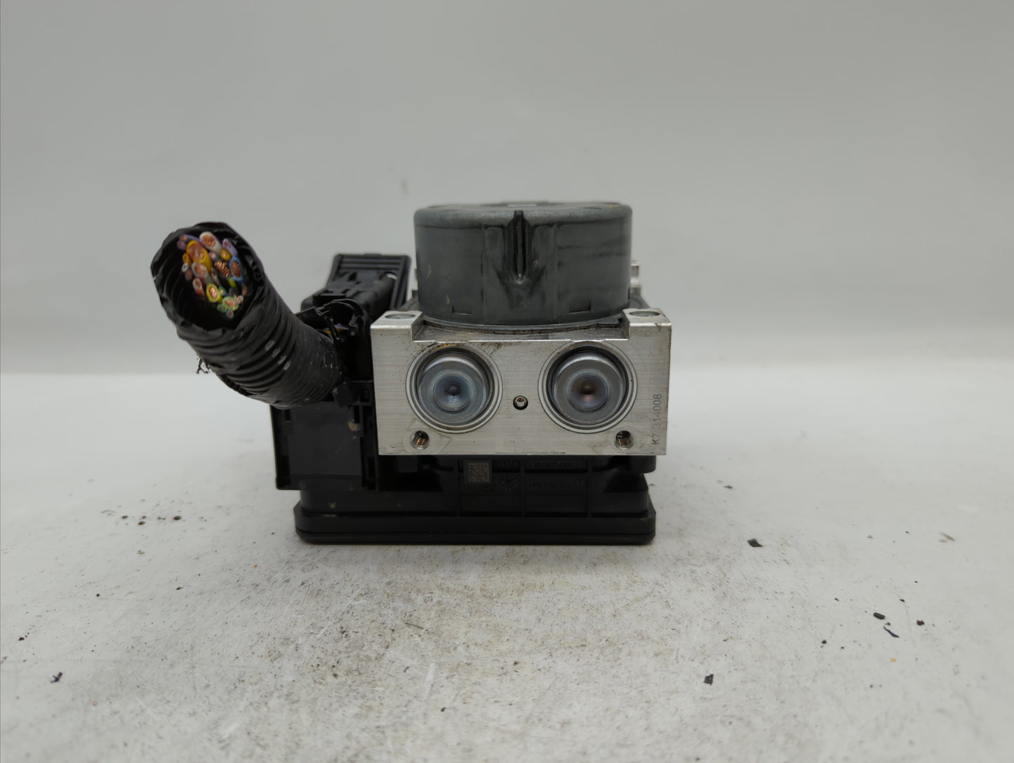 2019 Ford Fusion ABS Pump Control Module Replacement P/N:KG9C-2B373-LD KG9C-2B373-LC Fits OEM Used Auto Parts - Oemusedautop