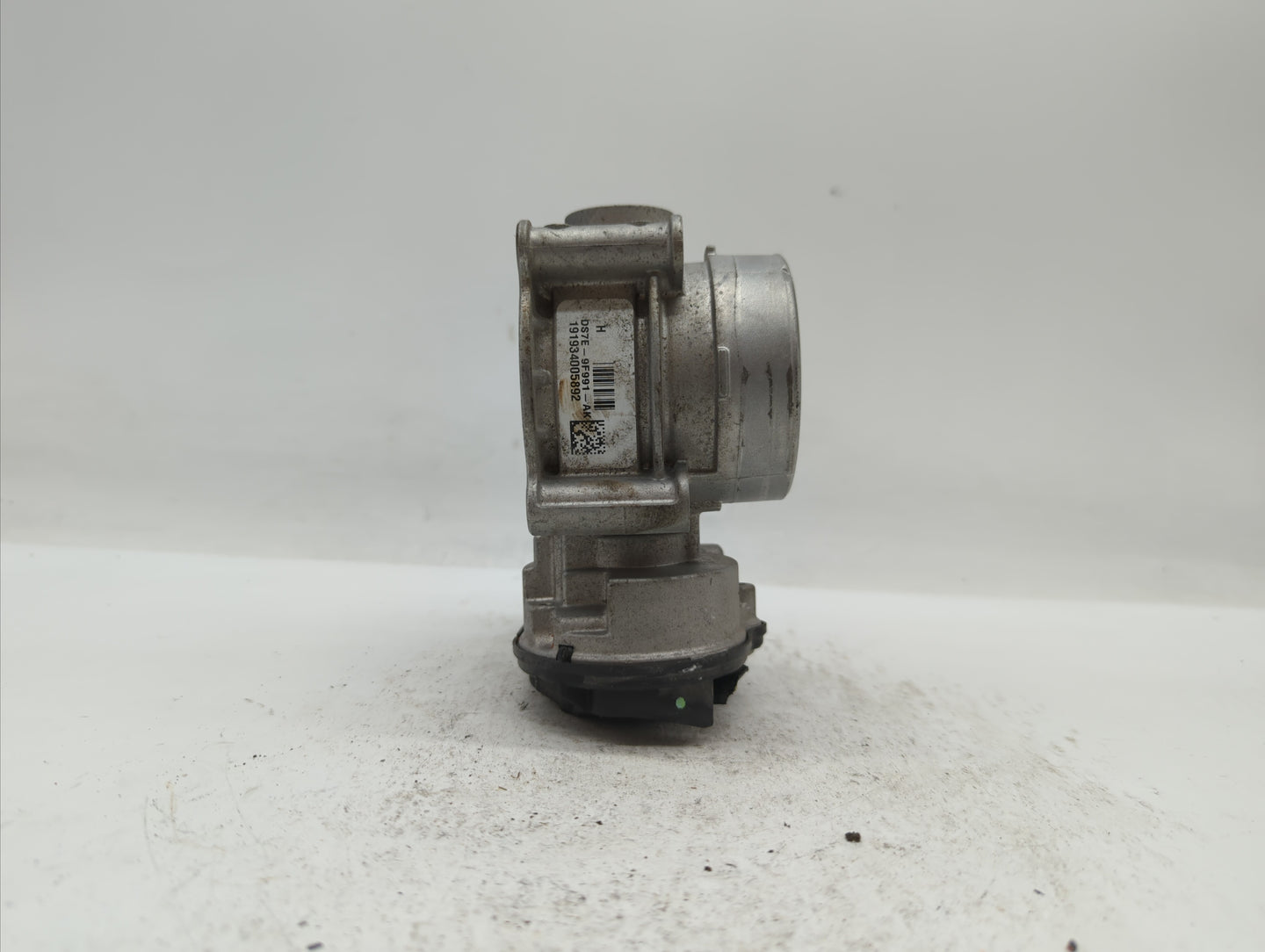 2013-2019 Ford Fusion Throttle Body P/N:DS7E-9F991-AK DS7E-9F991-AD Fits Fits 2013 2014 2015 2016 2017 2018 2019 2020 OEM Us