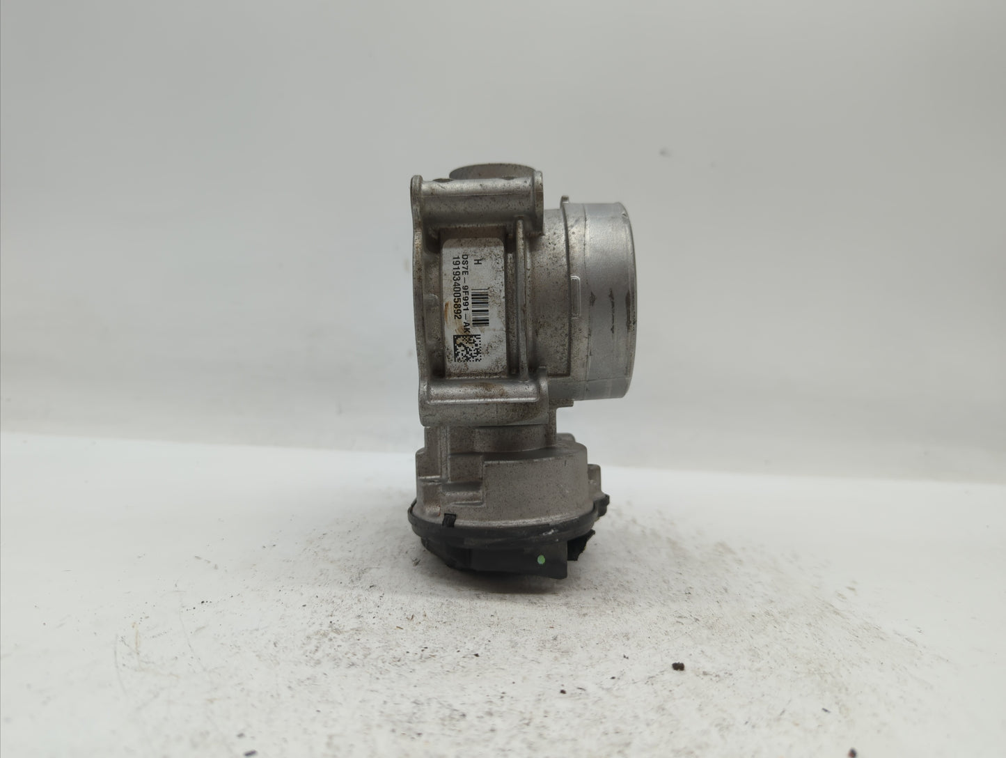 2013-2019 Ford Fusion Throttle Body P/N:DS7E-9F991-AK DS7E-9F991-AD Fits Fits 2013 2014 2015 2016 2017 2018 2019 2020 OEM Us