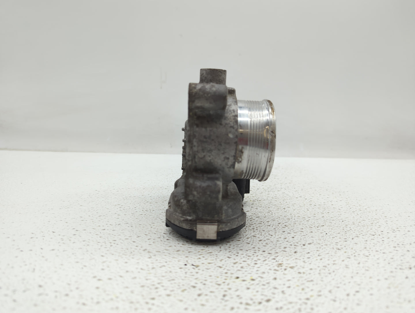 2014-2019 Ford Fusion Throttle Body P/N:DS7E-9F991-BB Fits Fits 2014 2015 2016 2017 2018 2019 OEM Used Auto Parts - Oemuseda