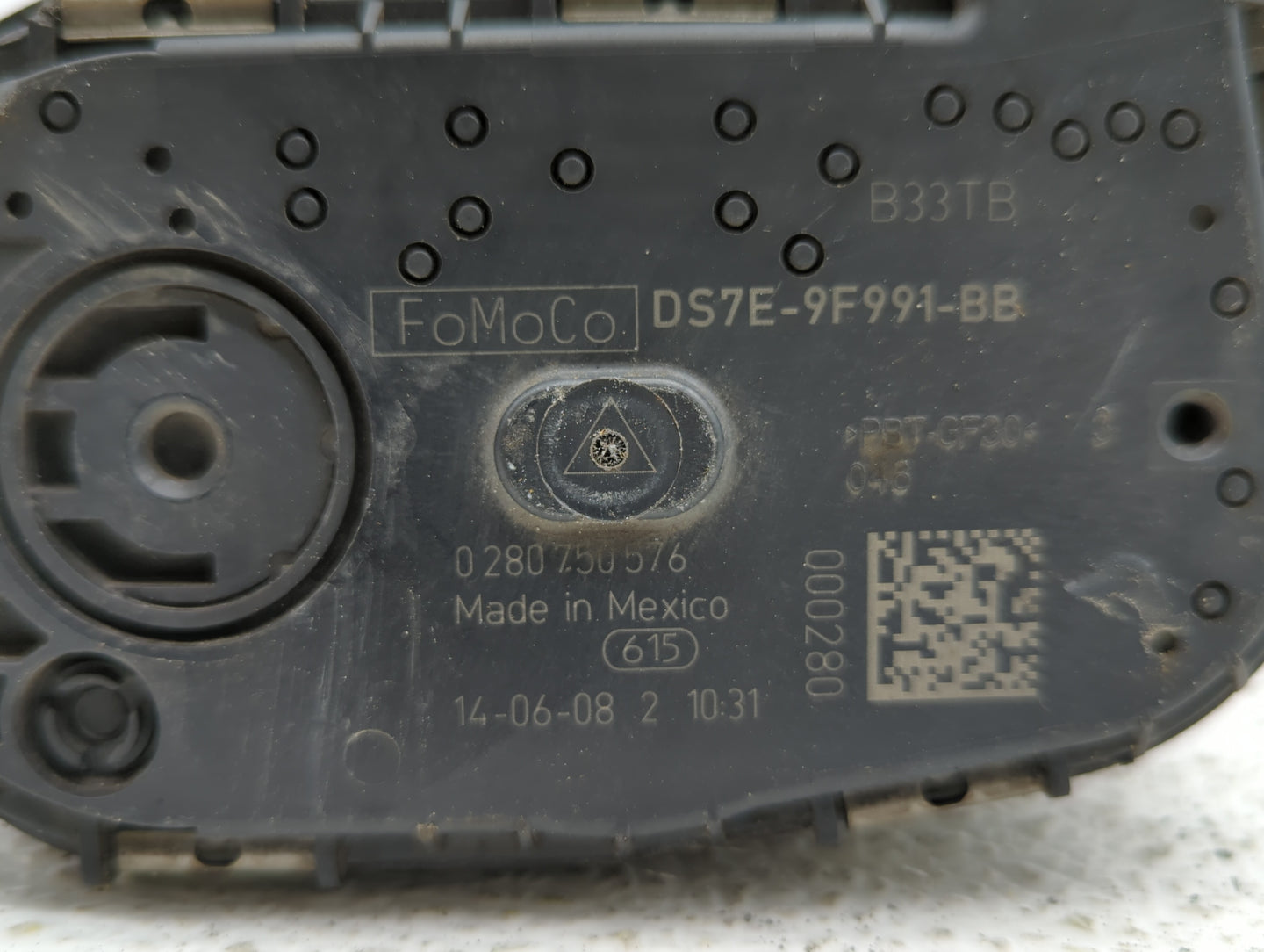 2014-2019 Ford Fusion Throttle Body P/N:DS7E-9F991-BB Fits Fits 2014 2015 2016 2017 2018 2019 OEM Used Auto Parts - Oemuseda