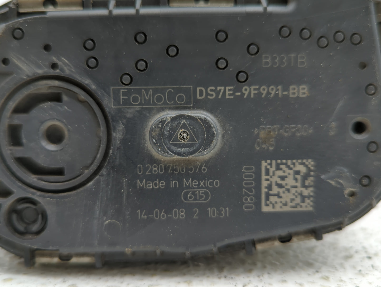 2014-2019 Ford Fusion Throttle Body P/N:DS7E-9F991-BB Fits Fits 2014 2015 2016 2017 2018 2019 OEM Used Auto Parts - Oemuseda