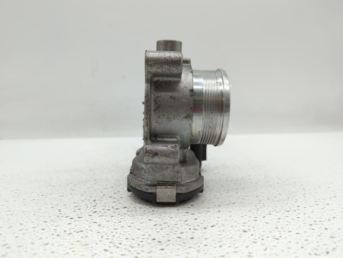 2014-2019 Ford Fusion Throttle Body P/N:DS7E-9F991-BB Fits Fits 2014 2015 2016 2017 2018 2019 OEM Used Auto Parts - Oemuseda