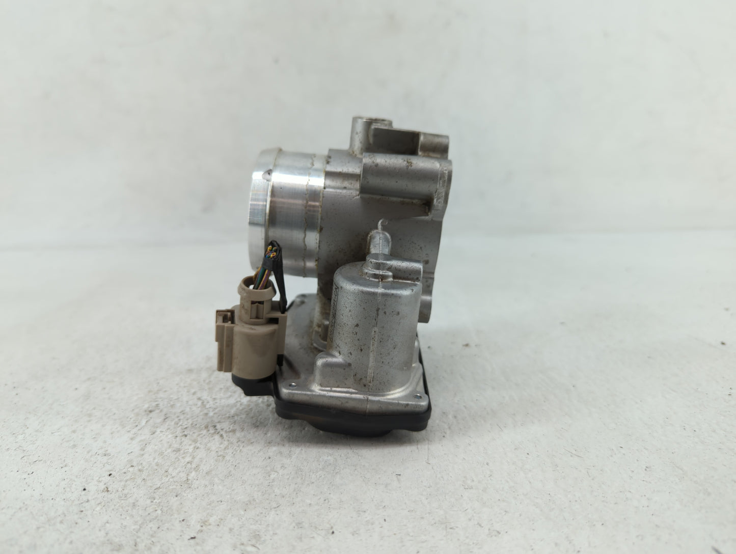 2014-2019 Ford Fusion Throttle Body P/N:DS7G-9F991-CA Fits Fits 2014 2015 2016 2017 2018 2019 OEM Used Auto Parts - Oemuseda