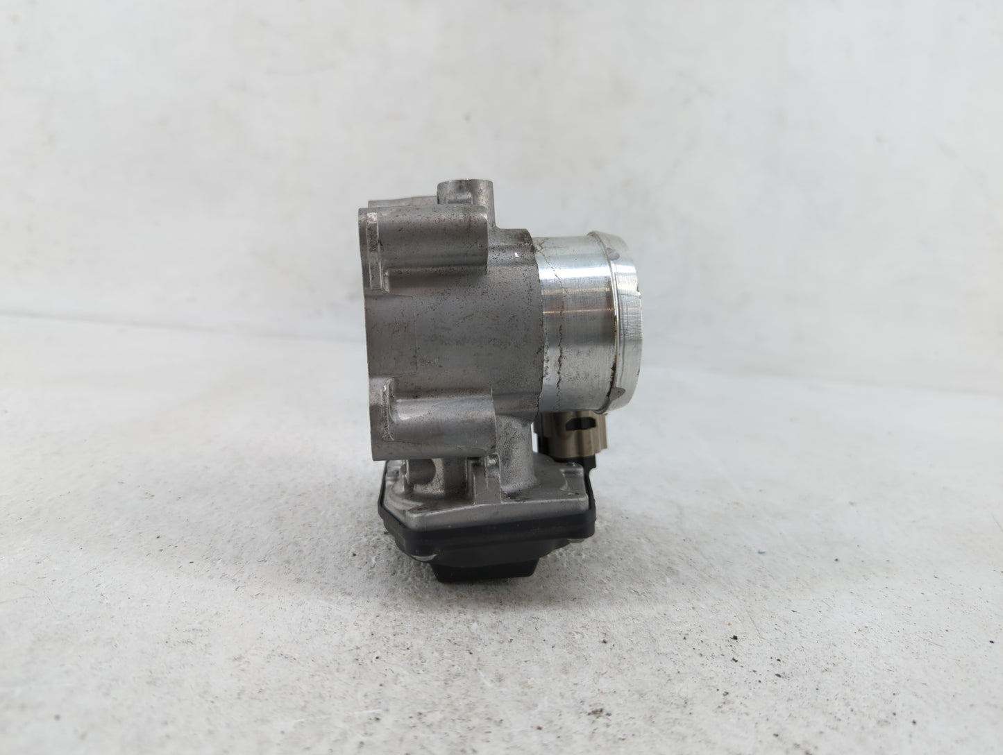 2014-2019 Ford Fusion Throttle Body P/N:DS7G-9F991-CA Fits Fits 2014 2015 2016 2017 2018 2019 OEM Used Auto Parts - Oemuseda