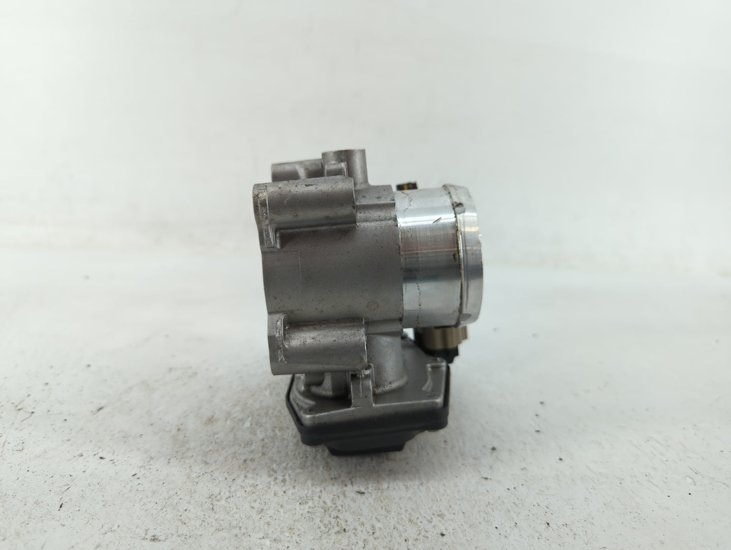 2014-2020 Ford Fusion Throttle Body P/N:DS7G-9F991-BB DS7G-9F991-CA Fits Fits 2014 2015 2016 2017 2018 2019 2020 OEM Used Au