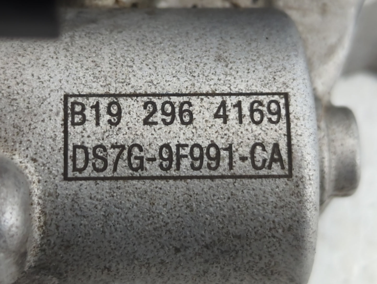 2014-2020 Ford Fusion Throttle Body P/N:DS7G-9F991-BB DS7G-9F991-CA Fits Fits 2014 2015 2016 2017 2018 2019 2020 OEM Used Au