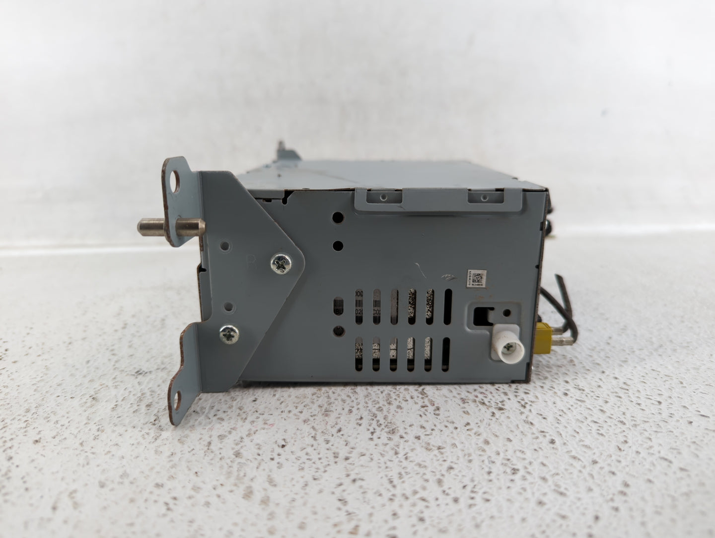 2020 Ford Fusion Am Fm Cd Player Radio Receiver - Oemusedautoparts1.com