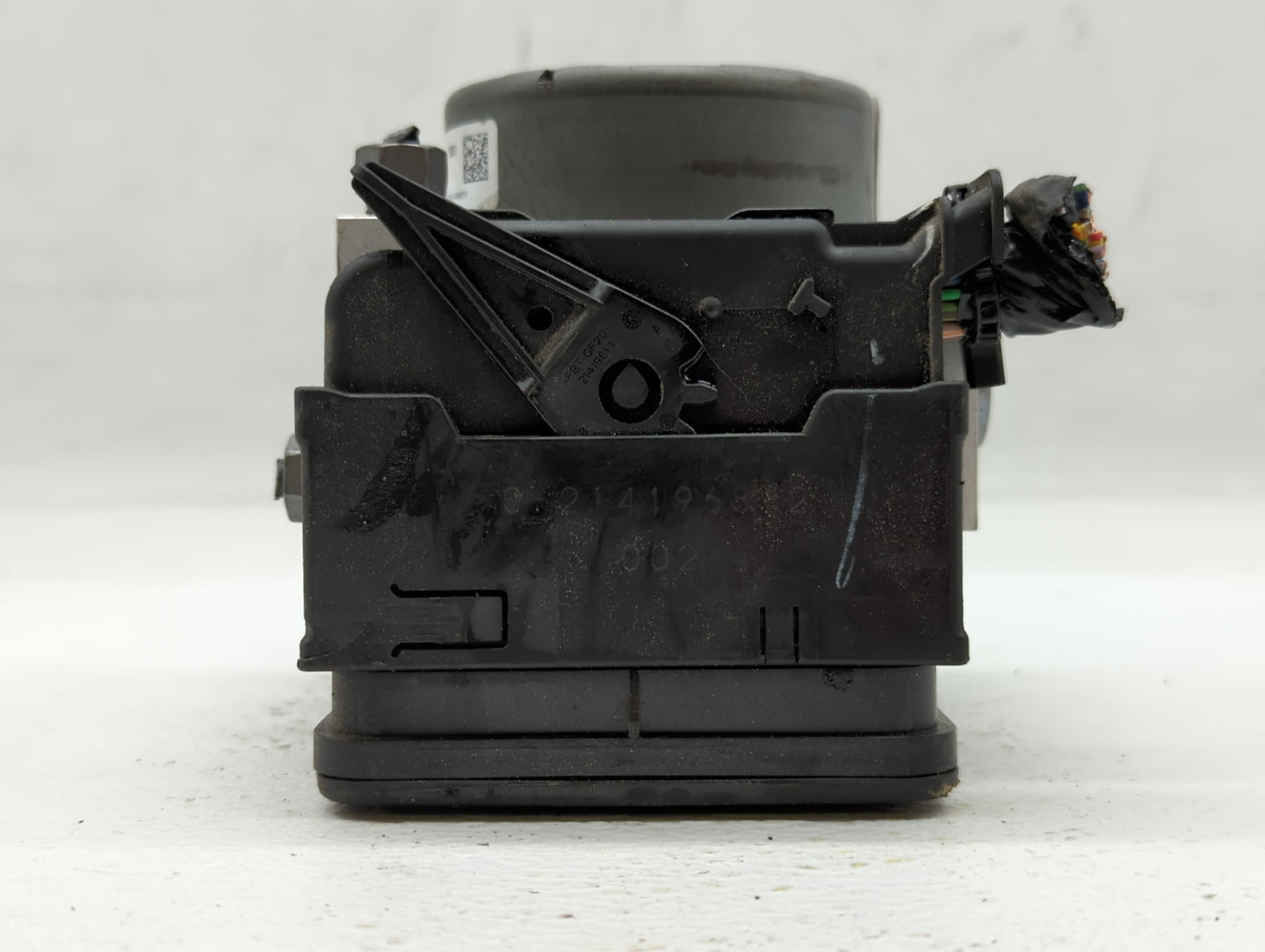 2019-2020 Ford Fusion ABS Pump Control Module Replacement P/N:KG9C-2B373-KD Fits Fits 2019 2020 OEM Used Auto Parts - Oemuse