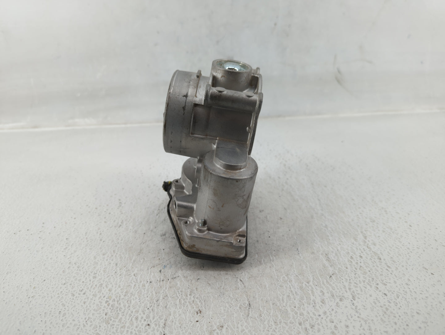 2013-2020 Ford Fusion Throttle Body P/N:DS7E-9F991-AK Fits Fits 2013 2014 2015 2016 2017 2018 2019 2020 2021 2022 OEM Used A