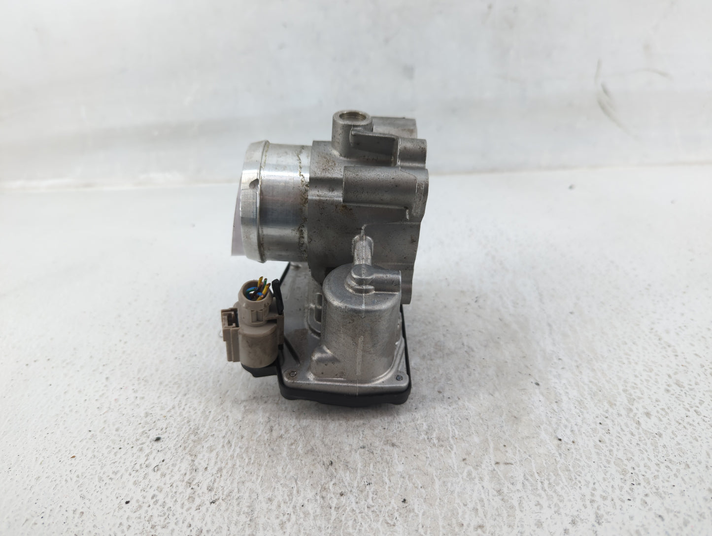 2014-2020 Ford Fusion Throttle Body P/N:DS7G-9F991-CA Fits Fits 2014 2015 2016 2017 2018 2019 2020 OEM Used Auto Parts - Oem