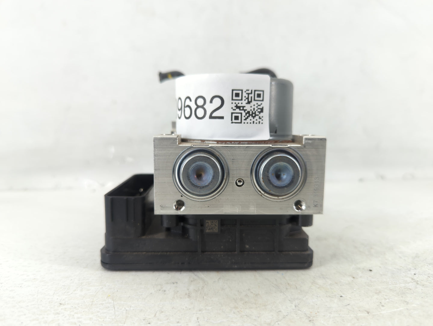 2019-2020 Ford Fusion ABS Pump Control Module Replacement P/N:KG9C-2B373-LD Fits Fits 2019 2020 OEM Used Auto Parts - Oemuse