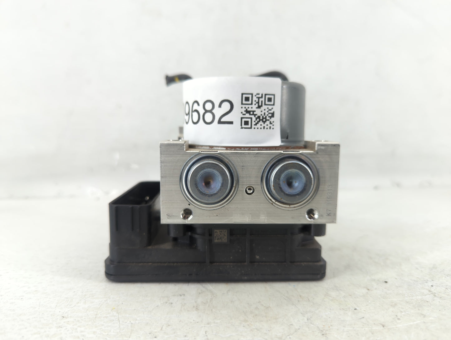 2019-2020 Ford Fusion ABS Pump Control Module Replacement P/N:KG9C-2B373-LD Fits Fits 2019 2020 OEM Used Auto Parts - Oemuse