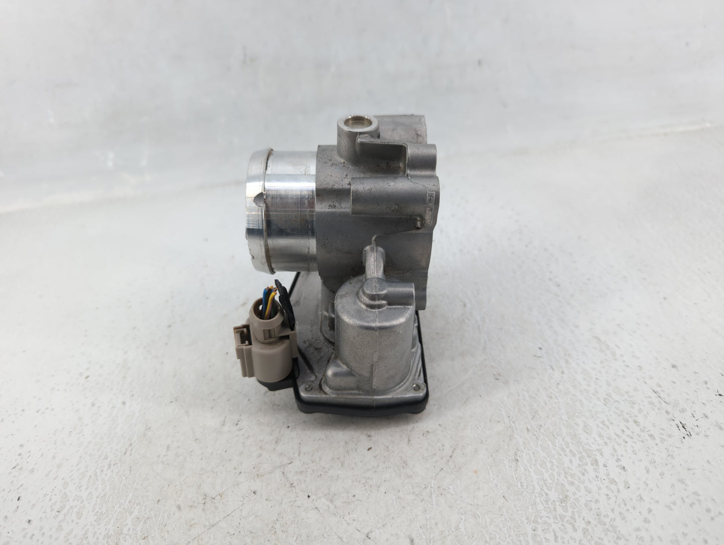 2014-2020 Ford Fusion Throttle Body P/N:DS7G-9F991-CA Fits Fits 2014 2015 2016 2017 2018 2019 2020 OEM Used Auto Parts - Oem