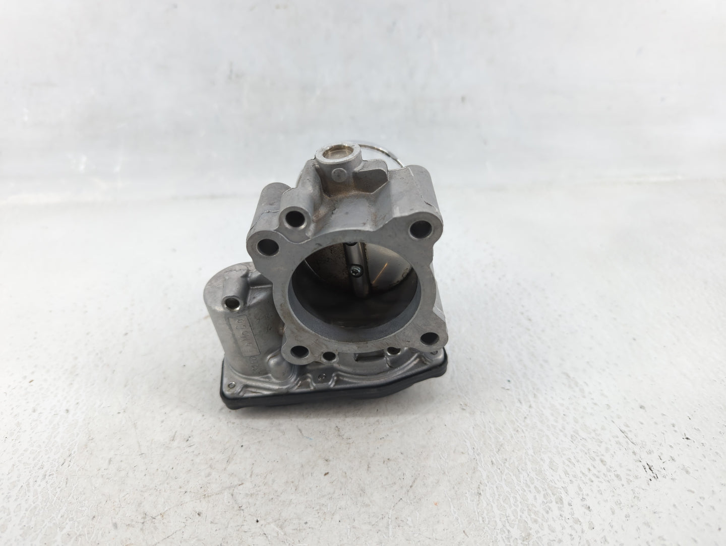 2014-2020 Ford Fusion Throttle Body P/N:DS7G-9F991-CA Fits Fits 2014 2015 2016 2017 2018 2019 2020 OEM Used Auto Parts - Oem