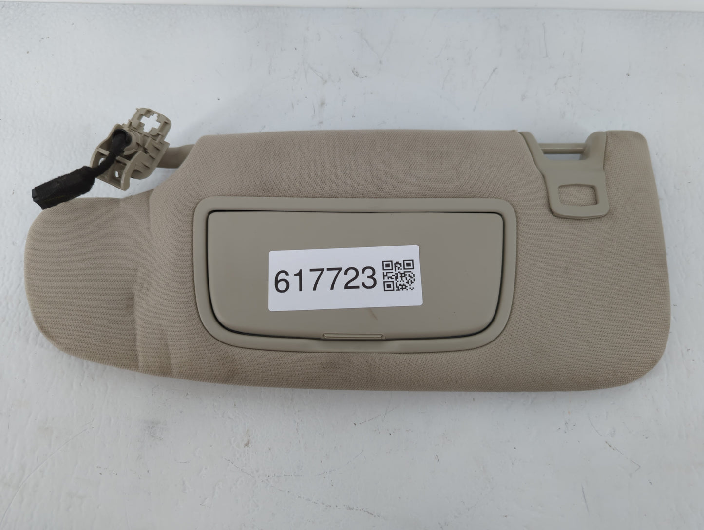 2019-2020 Ford Fusion Sun Visor Shade Replacement Driver Left Mirror Fits Fits 2019 2020 OEM Used Auto Parts - Oemusedautopa