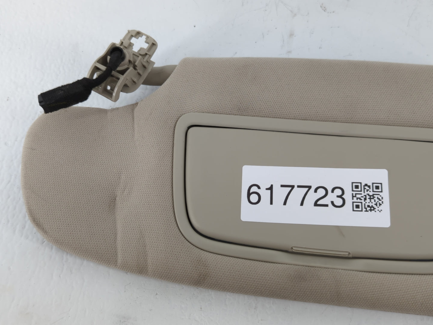 2019-2020 Ford Fusion Sun Visor Shade Replacement Driver Left Mirror Fits Fits 2019 2020 OEM Used Auto Parts - Oemusedautopa