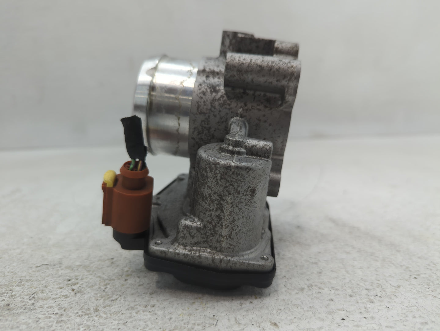 2014-2020 Ford Fusion Throttle Body P/N:DS7G-9F991-CA B19 044 4670 Fits Fits 2014 2015 2016 2017 2018 2019 2020 OEM Used Aut