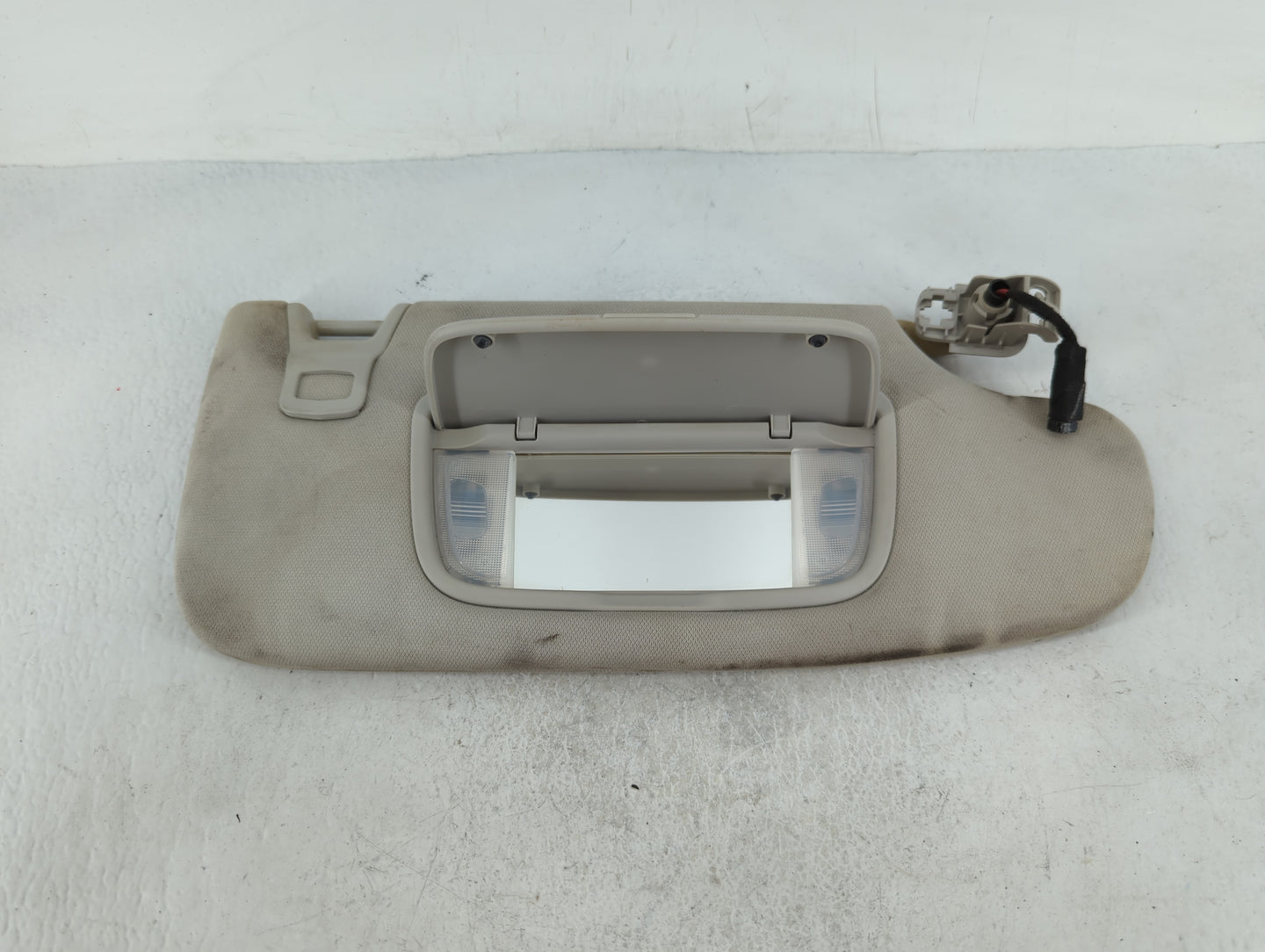 2017-2020 Ford Fusion Sun Visor Shade Replacement Passenger Right Mirror Fits Fits 2017 2018 2019 2020 OEM Used Auto Parts -