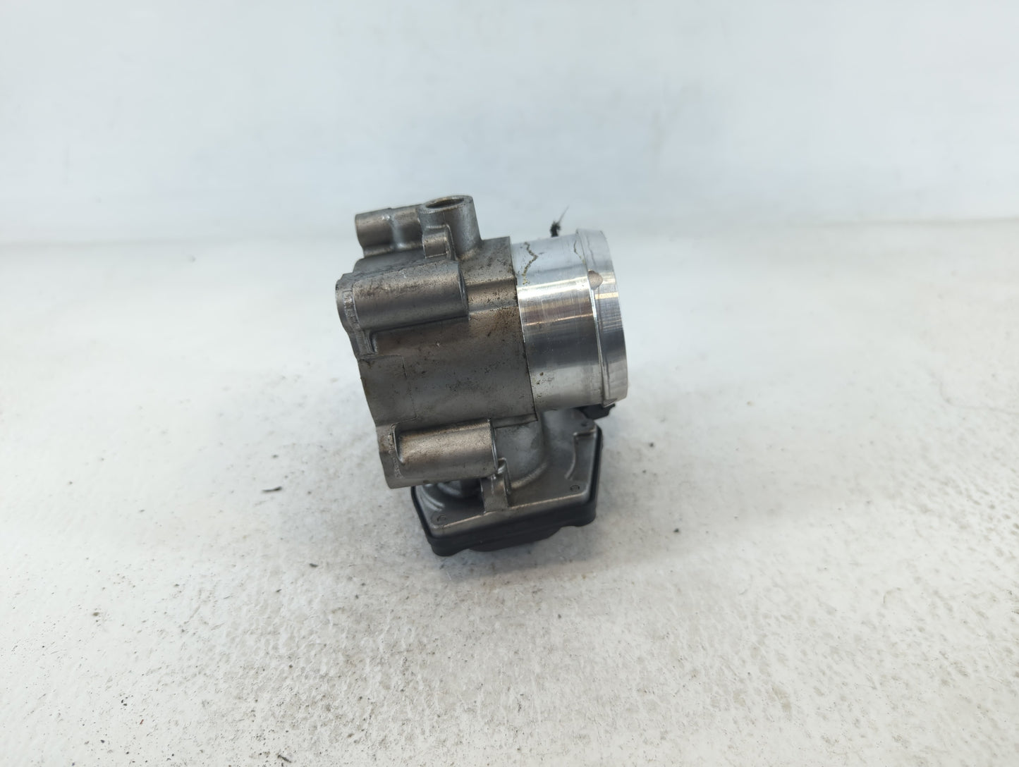 2014-2020 Ford Fusion Throttle Body P/N:B19 284 4215 DS7G-9F991-CA Fits Fits 2014 2015 2016 2017 2018 2019 2020 OEM Used Aut