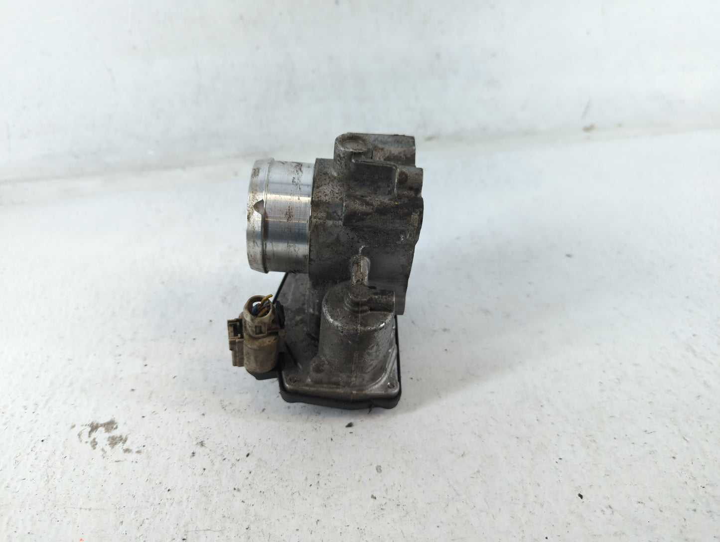 2014-2020 Ford Fusion Throttle Body P/N:B20 034 4583 DS7G-9F991-CA Fits Fits 2014 2015 2016 2017 2018 2019 2020 OEM Used Aut