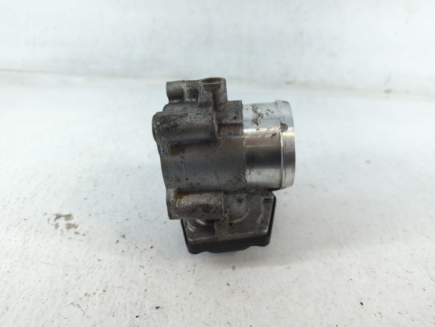 2014-2020 Ford Fusion Throttle Body P/N:B20 034 4583 DS7G-9F991-CA Fits Fits 2014 2015 2016 2017 2018 2019 2020 OEM Used Aut
