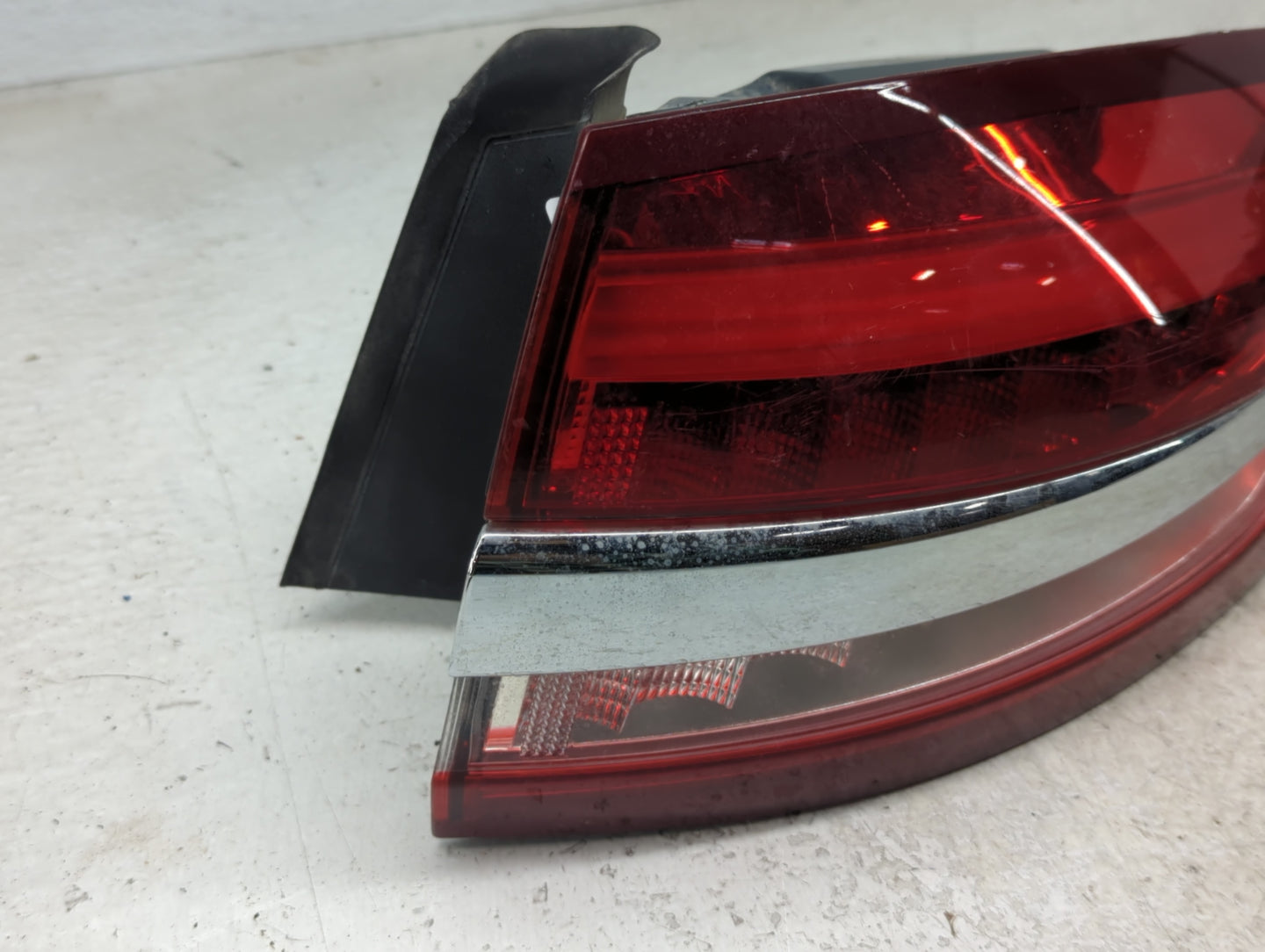 2020 Ford Fusion Tail Light Assembly Passenger Right OEM P/N:HS73-13404-AD F0CHTF406407 Fits OEM Used Auto Parts - Oemusedau