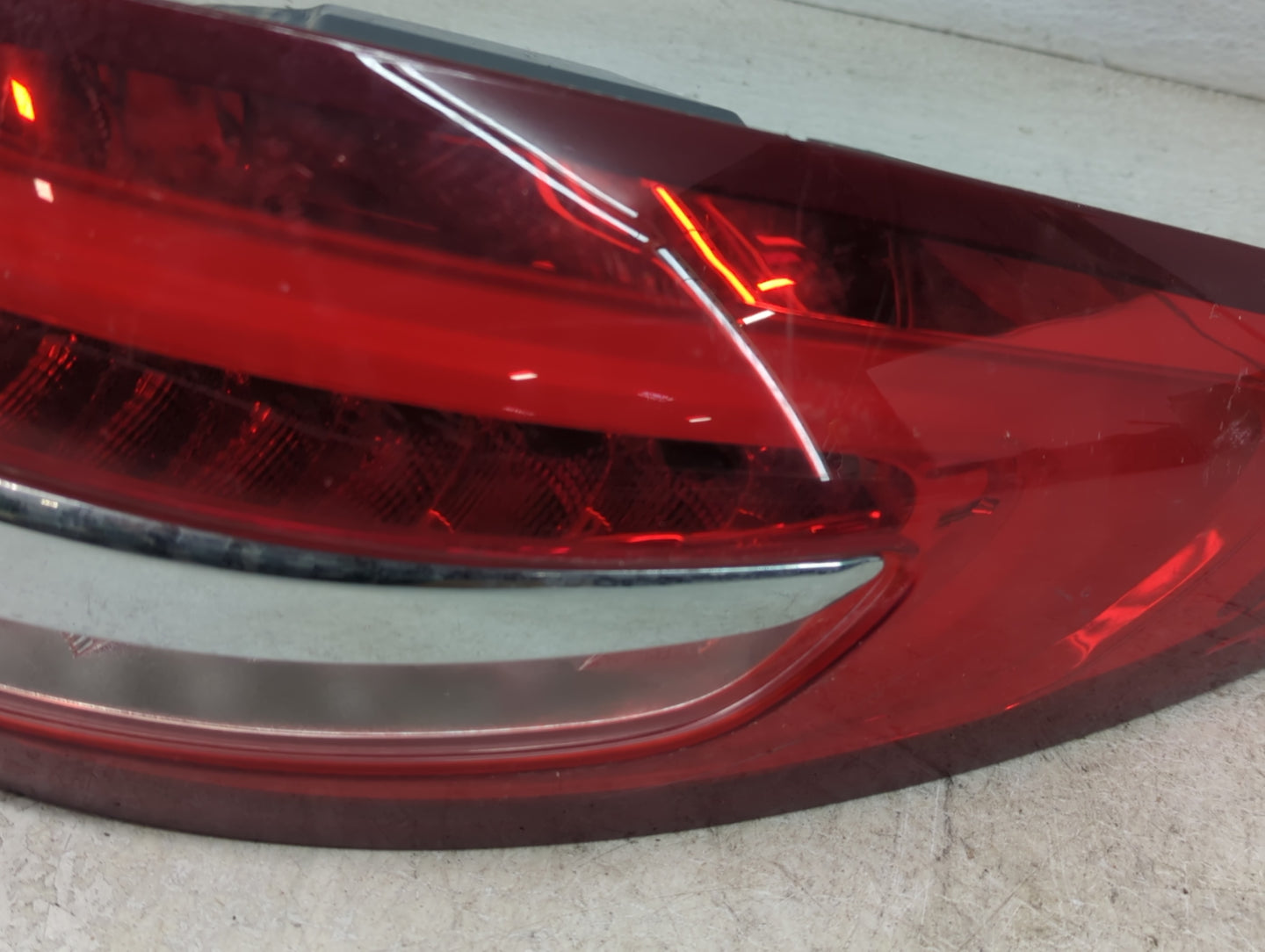 2020 Ford Fusion Tail Light Assembly Passenger Right OEM P/N:HS73-13404-AD F0CHTF406407 Fits OEM Used Auto Parts - Oemusedau