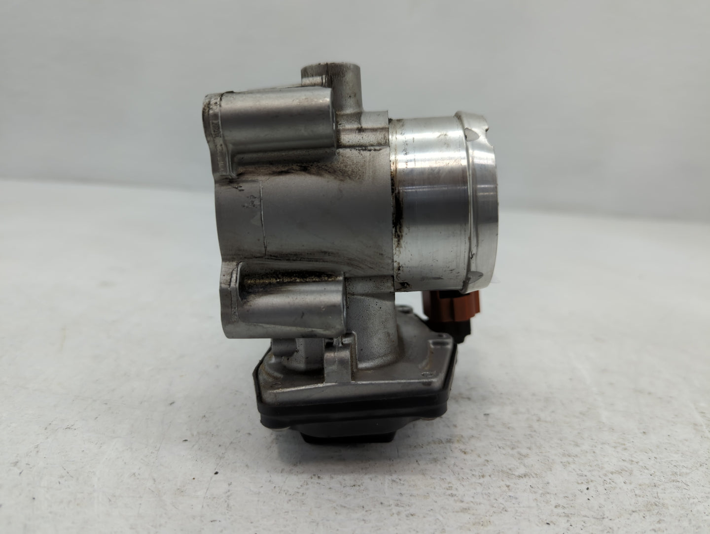 2014-2020 Ford Fusion Throttle Body P/N:DS7G 9F991-CA B18 172 5099 Fits Fits 2014 2015 2016 2017 2018 2019 2020 OEM Used Aut