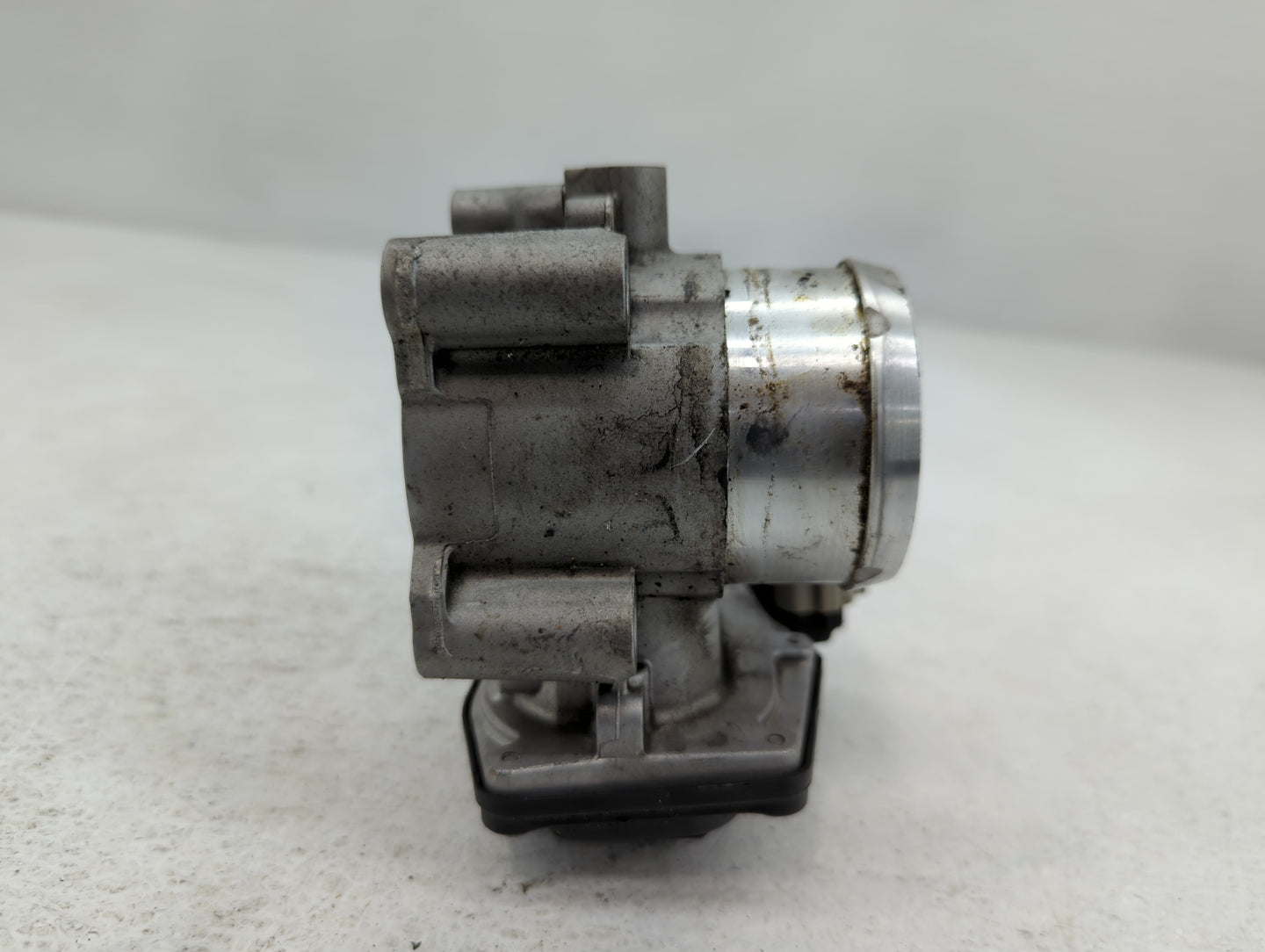 2014-2020 Ford Fusion Throttle Body P/N:B19 301 4046 DS7G-9F991-CA Fits Fits 2014 2015 2016 2017 2018 2019 2020 OEM Used Aut