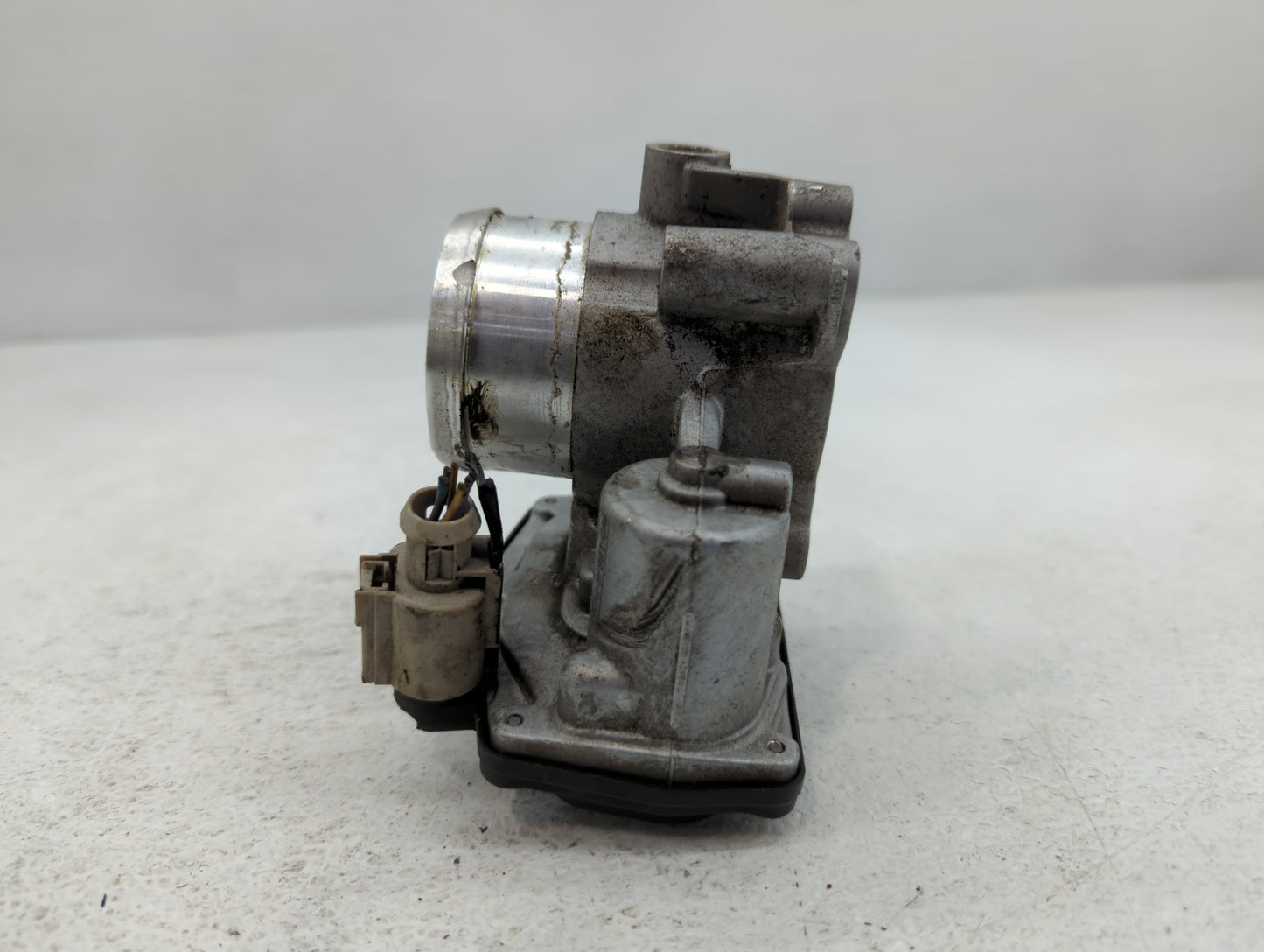2014-2020 Ford Fusion Throttle Body P/N:B19 301 4046 DS7G-9F991-CA Fits Fits 2014 2015 2016 2017 2018 2019 2020 OEM Used Aut