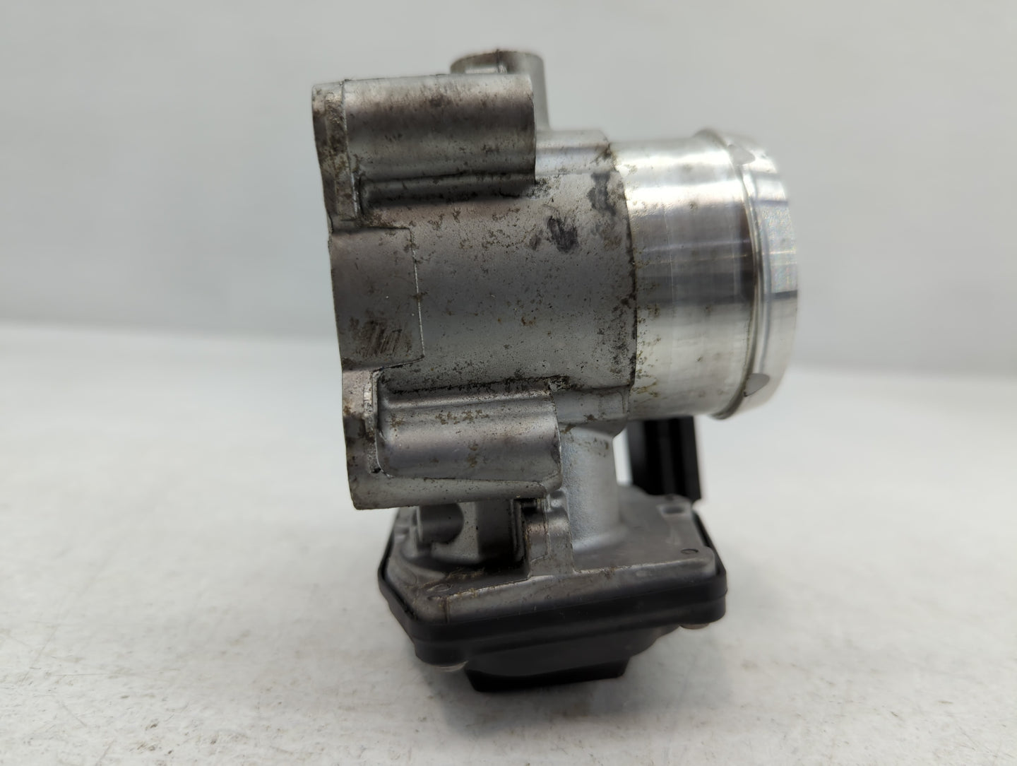 2014-2020 Ford Fusion Throttle Body P/N:DS7G-9F991-CA B18 234 4444 Fits Fits 2014 2015 2016 2017 2018 2019 2020 OEM Used Aut