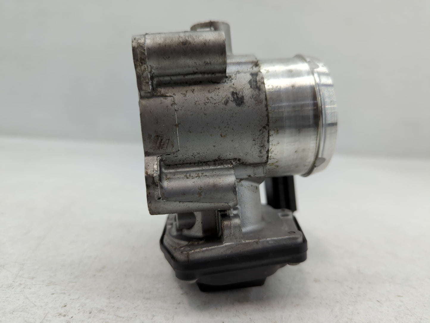 2014-2020 Ford Fusion Throttle Body P/N:DS7G-9F991-CA B18 234 4444 Fits Fits 2014 2015 2016 2017 2018 2019 2020 OEM Used Aut