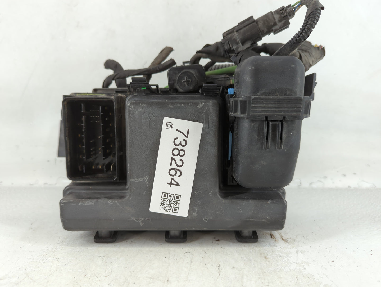 2017-2020 Ford Fusion Fusebox Fuse Box Panel Relay Module P/N:HG9T 14D068BC_02 Fits Fits 2017 2018 2019 2020 OEM Used Auto P