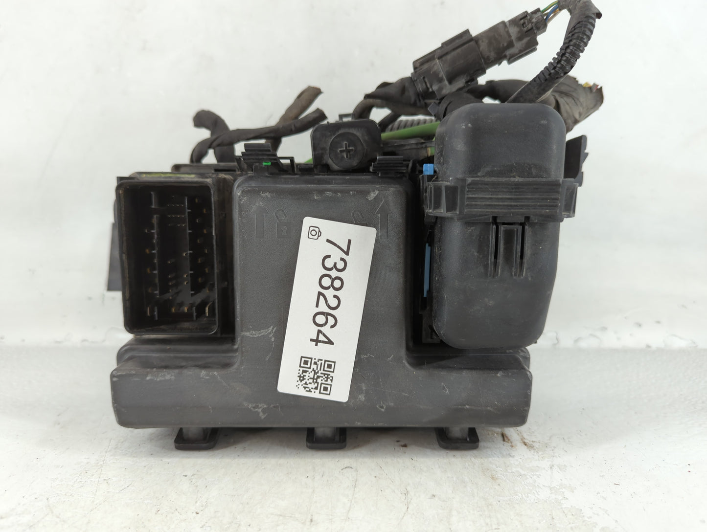 2017-2020 Ford Fusion Fusebox Fuse Box Panel Relay Module P/N:HG9T 14D068BC_02 Fits Fits 2017 2018 2019 2020 OEM Used Auto P
