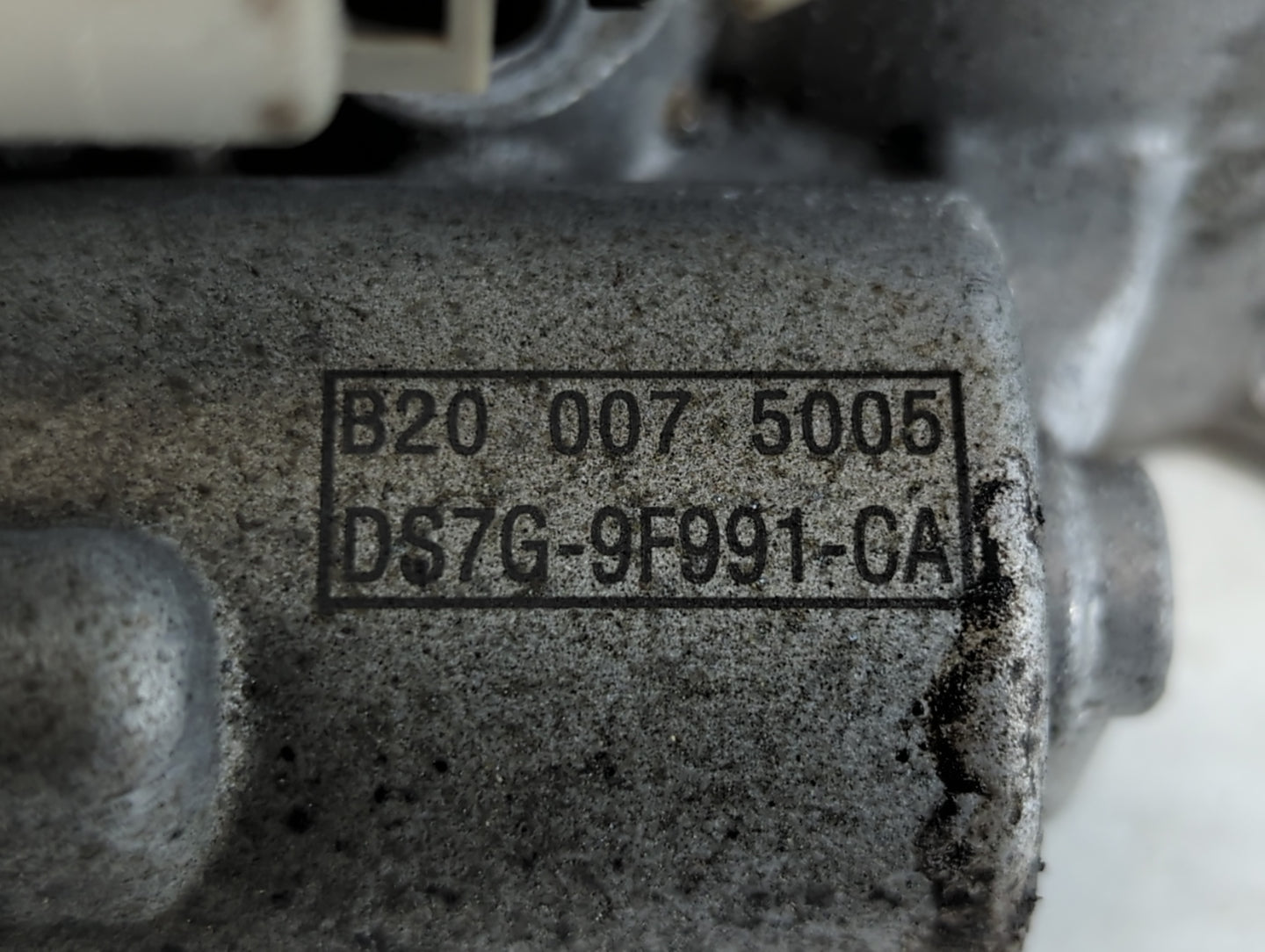 2014-2020 Ford Fusion Throttle Body P/N:B20 007 5005 DS7G-9F991-CA Fits Fits 2014 2015 2016 2017 2018 2019 2020 OEM Used Aut