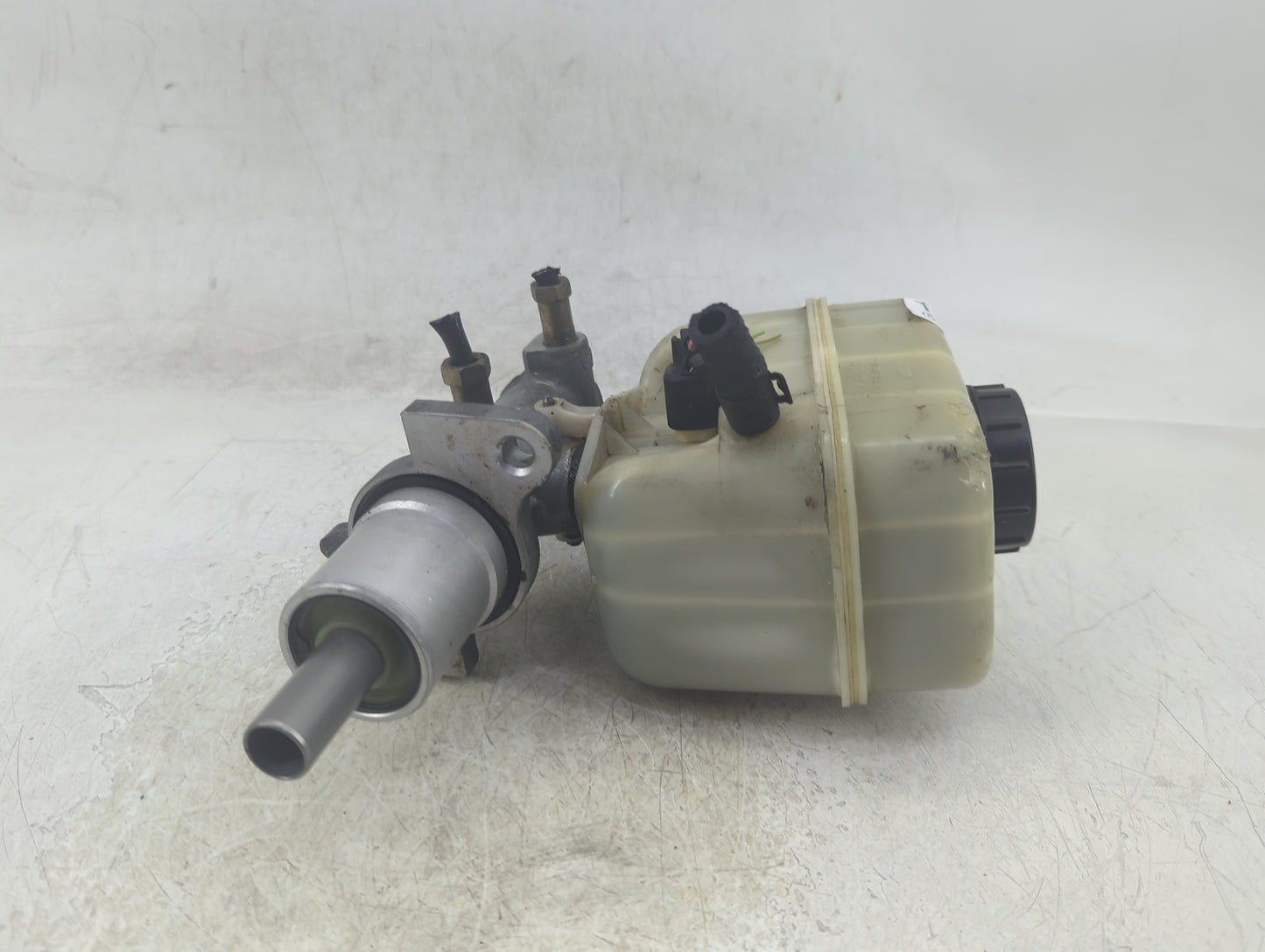 2015-2022 Ford Mustang Brake Master Cylinder - Oemusedautoparts1.com