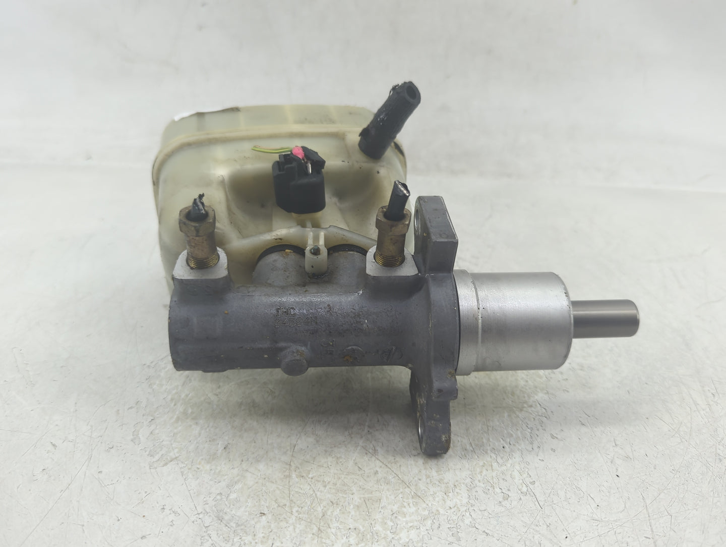 2015-2022 Ford Mustang Brake Master Cylinder - Oemusedautoparts1.com