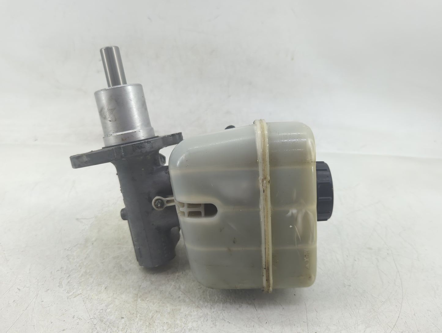 2015-2022 Ford Mustang Brake Master Cylinder - Oemusedautoparts1.com
