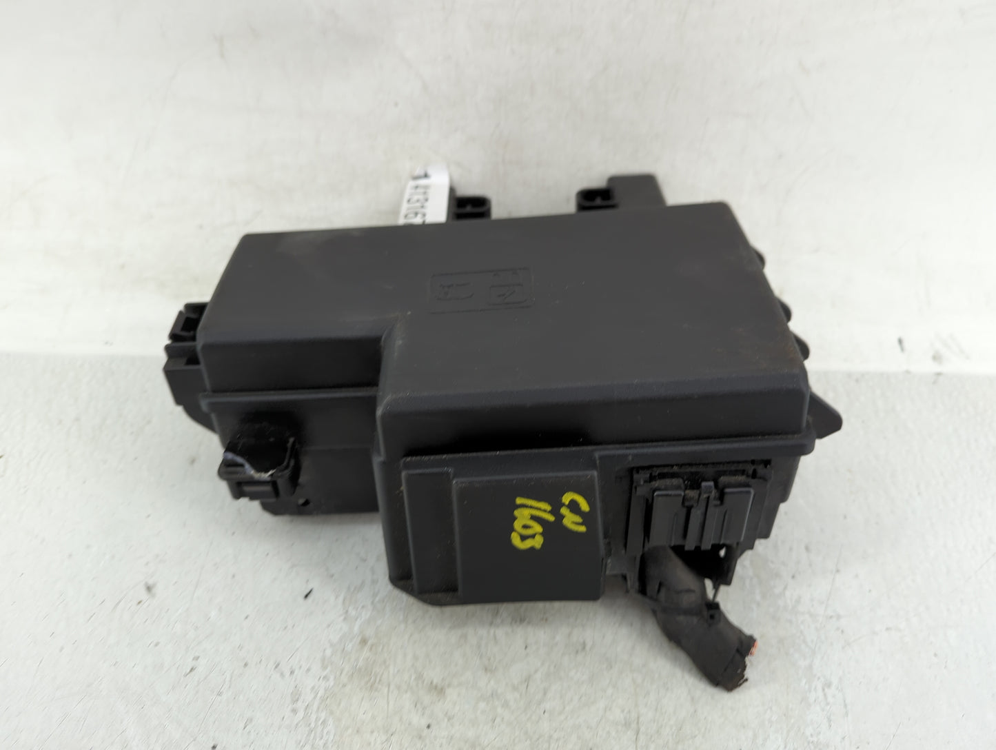 2020 Ford Mustang Fusebox Fuse Box Panel Relay Module Fits OEM Used Auto Parts - Oemusedautoparts1.com