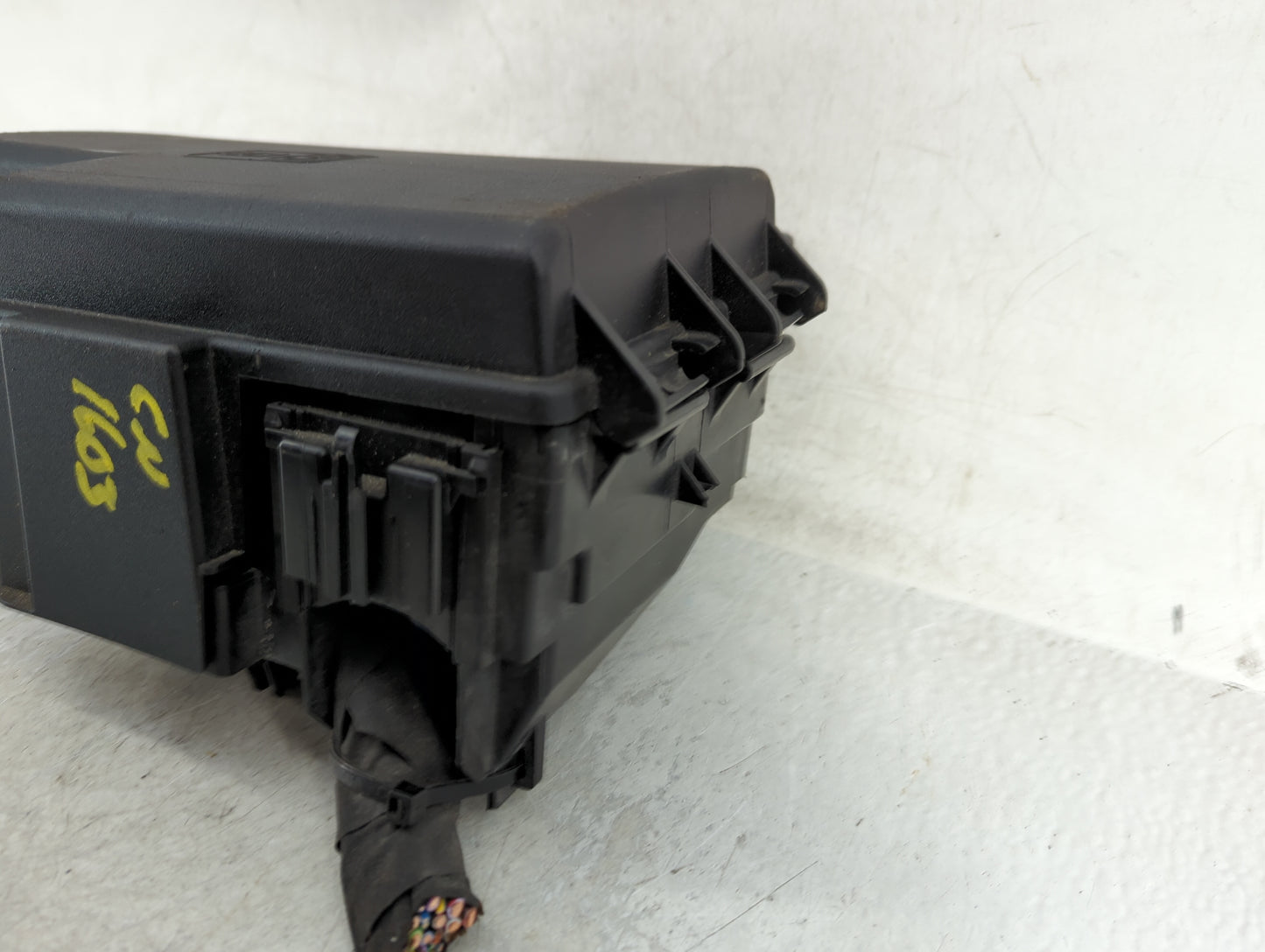 2020 Ford Mustang Fusebox Fuse Box Panel Relay Module Fits OEM Used Auto Parts - Oemusedautoparts1.com