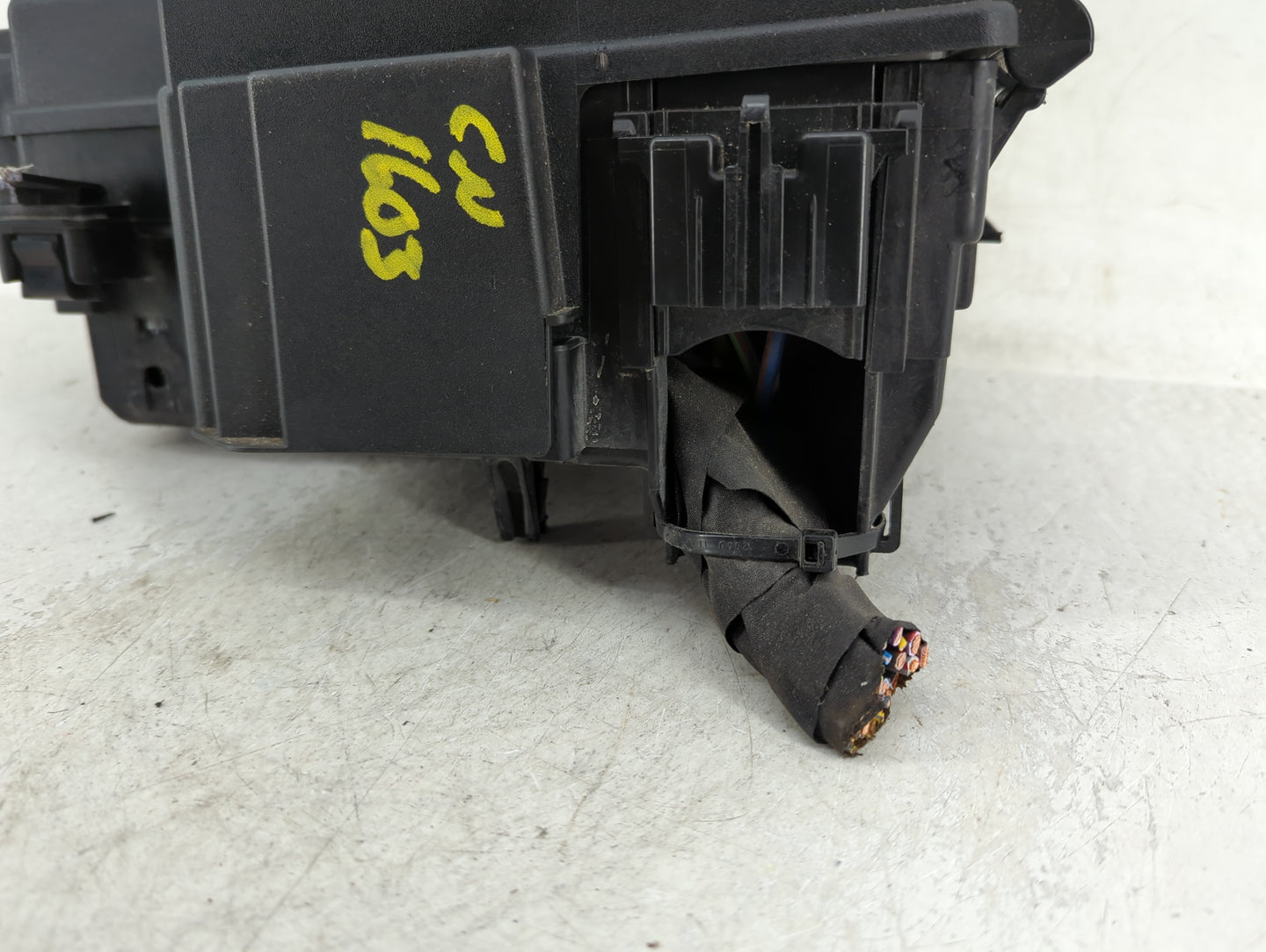 2020 Ford Mustang Fusebox Fuse Box Panel Relay Module Fits OEM Used Auto Parts - Oemusedautoparts1.com