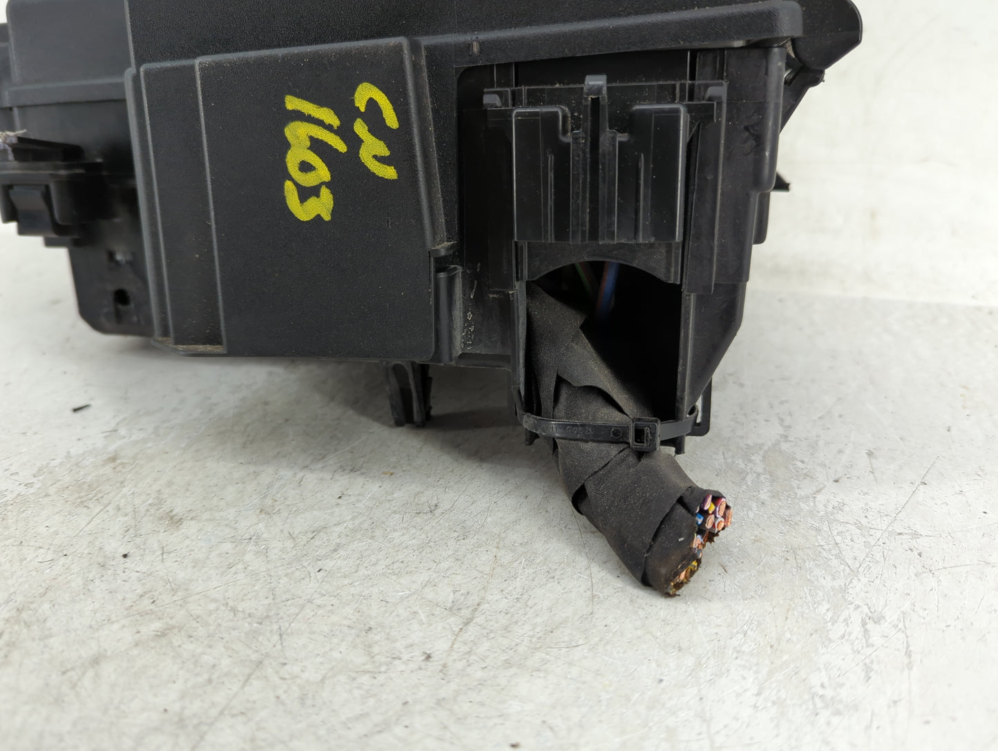 2020 Ford Mustang Fusebox Fuse Box Panel Relay Module Fits OEM Used Auto Parts - Oemusedautoparts1.com